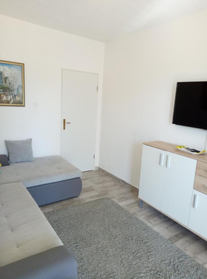 Apartments Tessa 77 Medulin Bagian luar foto